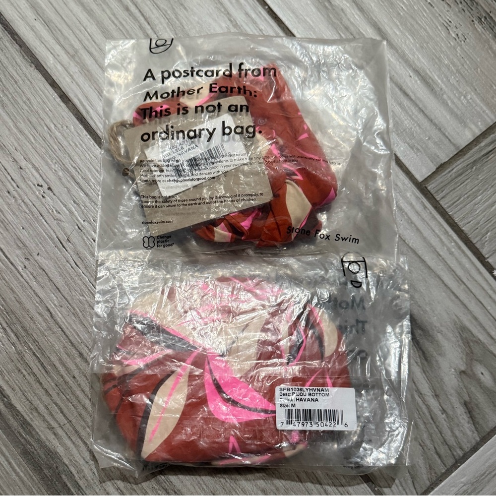STONE FOX SWIM NWT HAVANA BIKINI SET SIZE S/M - Picture 9 of 15